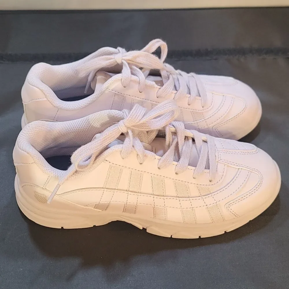 BRAND NEW K-SWISS LACE UP CLOSURE YOUTH11 SNEAKER